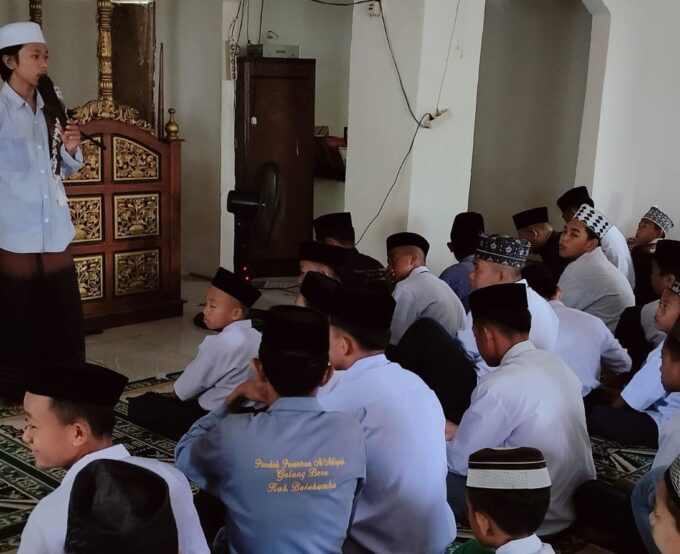 Pontren As'adiyah Galung Beru Gelar Latihan Public Speaking