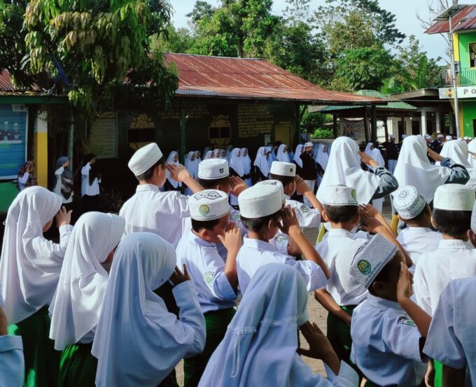 Jadi Pembina Upacara, KM. Rusli Rahman Sampaikan Pesan Inspiratif