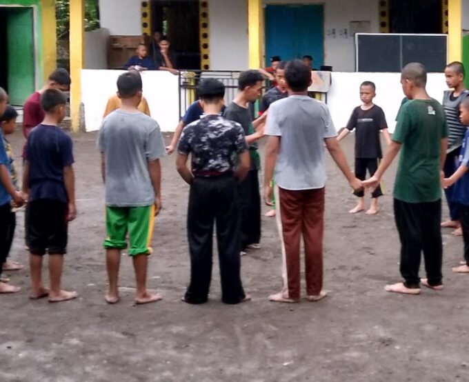 Latihan Perdana 2025 Ekskul Silat Pagar Nusa di Pontren As'adiyah Galung Beru
