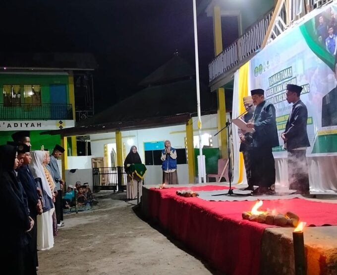 Mudir Ma'had Aly As'adiyah Sengkang Lantik Pengurus OSIM dan OSIP As'adiyah Galung Beru