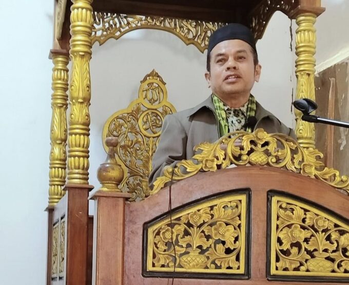 Khatib Jumat Pontren As'adiyah Galung Beru Kupas Keberkahan Bulan Syawal