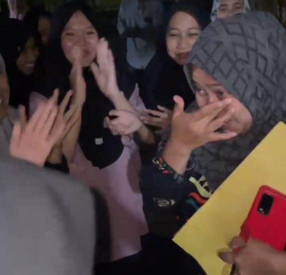 Kamad MTs As'adiyah Berulang Tahun, Santri Tunjukkan Cinta dan Rasa Syukur