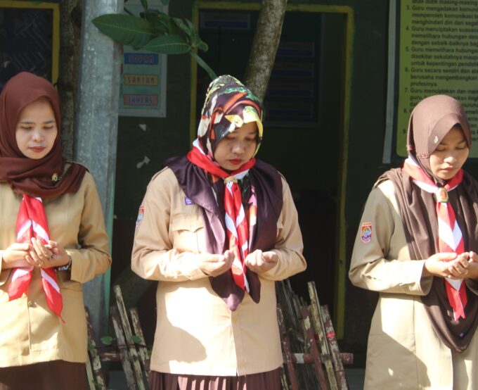 Pelatihan Kepramukaan: Panstri Scout MTs As'adiyah Galung Beru Siap Hadapi Kemah Madrasah