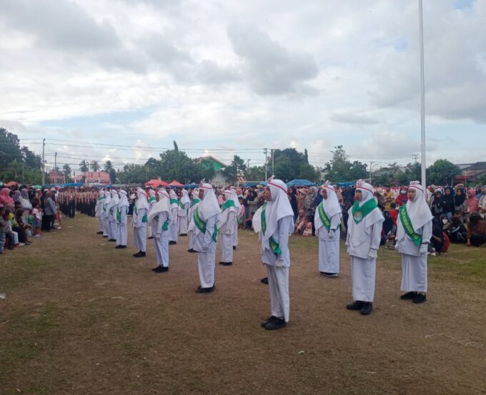 Dua Tim Gerak Jalan Indah MTs As’adiyah Galung Beru Tampil Memukau di Gerak Jalan HUT RI ke-80