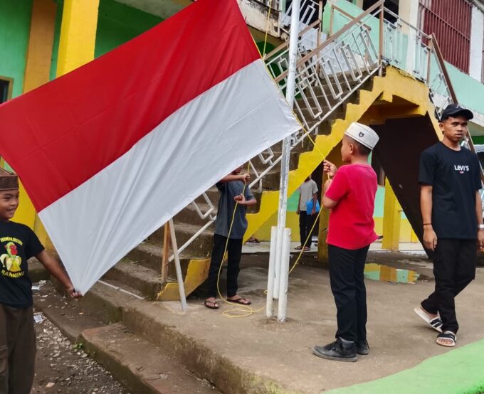 MI As’adiyah Galung Beru Latih Santri Jadi Petugas Upacara, Bentuk Disiplin Sejak Dini