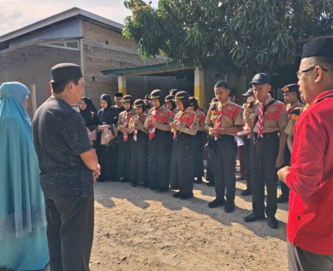 Ketua Yayasan As'adiyah Galung Beru Resmi Lepas Peserta Kemah Nusantara 2025