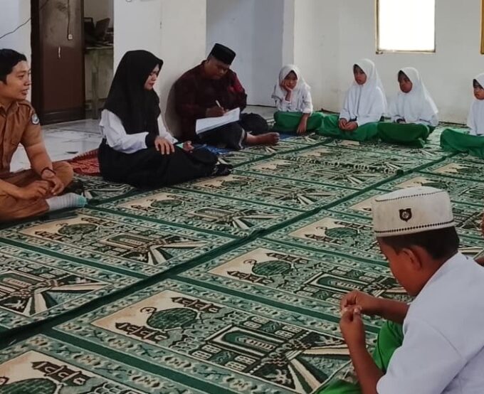 Penyuluhan Kesehatan di MI As’adiyah Galung Beru: Cetak Dokter Cilik Pesantren