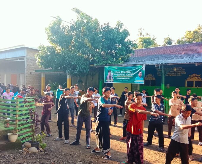 Jaga Kesehatan Fisik dan Mental, Santri As’adiyah Galung Beru Gelar Senam Pagi