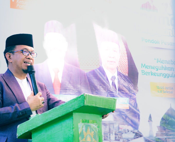 Momen Haru! Guru As’adiyah Galung Beru Diganjar Umrah dari Pengurus Pusat