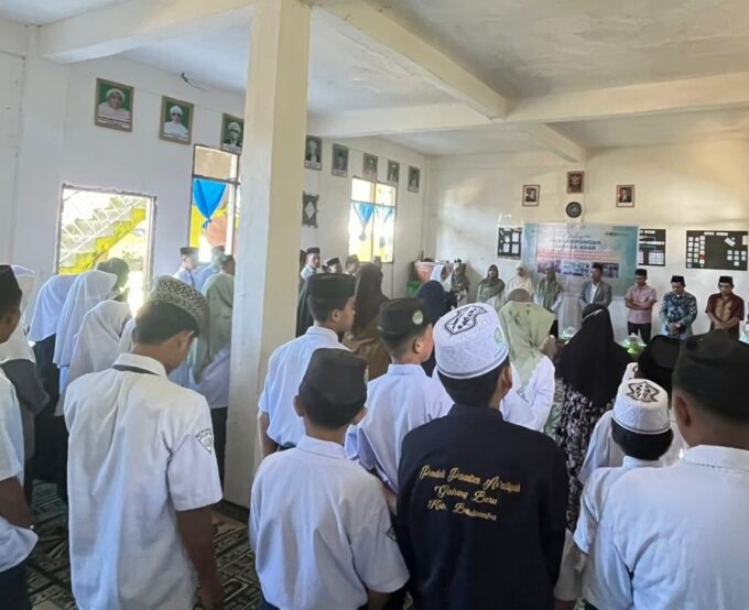 Bertabur Prestasi, As'adiyah Galung Beru Tutup Arabic Camp dan PORSENI 2026