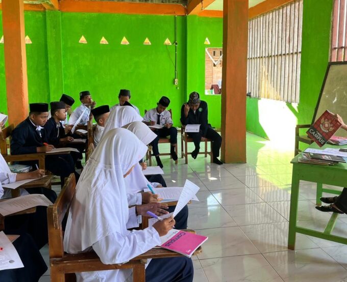 SAT 2025/2026 Dimulai, Kepala MTs As'adiyah Baburrahman Tekankan Kejujuran dan Ketelitian