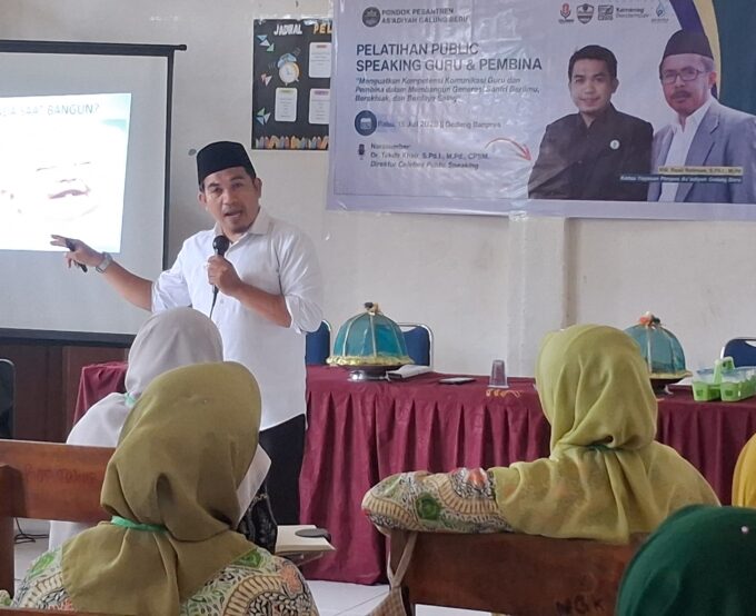 Gelar Public Speaking for Teacher, As'adiyah Galung Beru Hadirkan Direktur Celebes Public Speaking