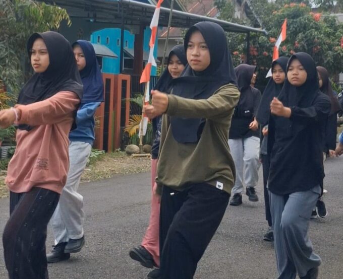 Jelang Lomba HUT RI ke-81, Santri As’adiyah Galung Beru Matangkan Gerak Jalan, Jaga Tradisi Juara