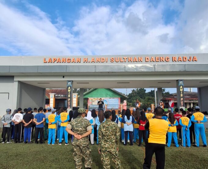 Dua Santri As’adiyah Galung Beru Dipercaya Jadi Paskibra HUT Ke-81 RI Kecamatan Gantarang