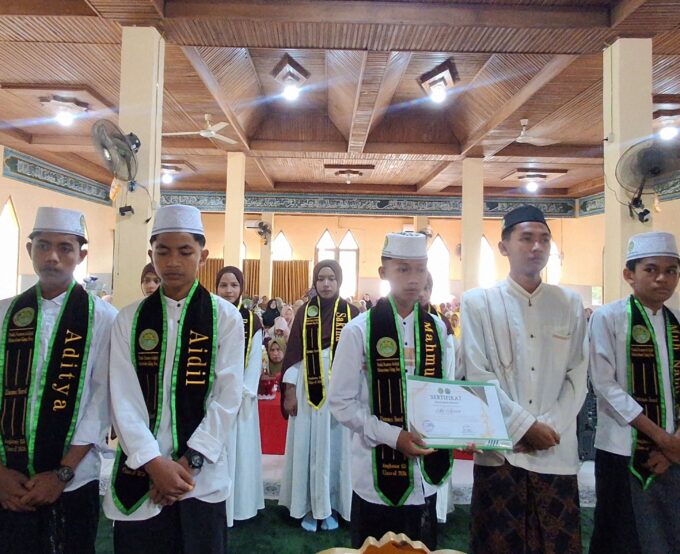 Tiga Tahun Konsisten, Prof. Kamaluddin Apresiasi Takhassus Shorof As’adiyah Galung Beru