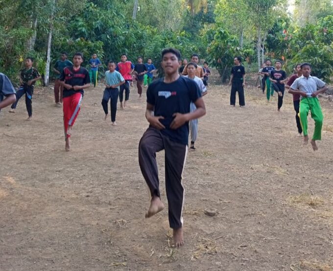 Ekskul Silat As’adiyah Galung Beru Konsisten Berlatih, Pekan Kedua Fokus Jurus Dasar